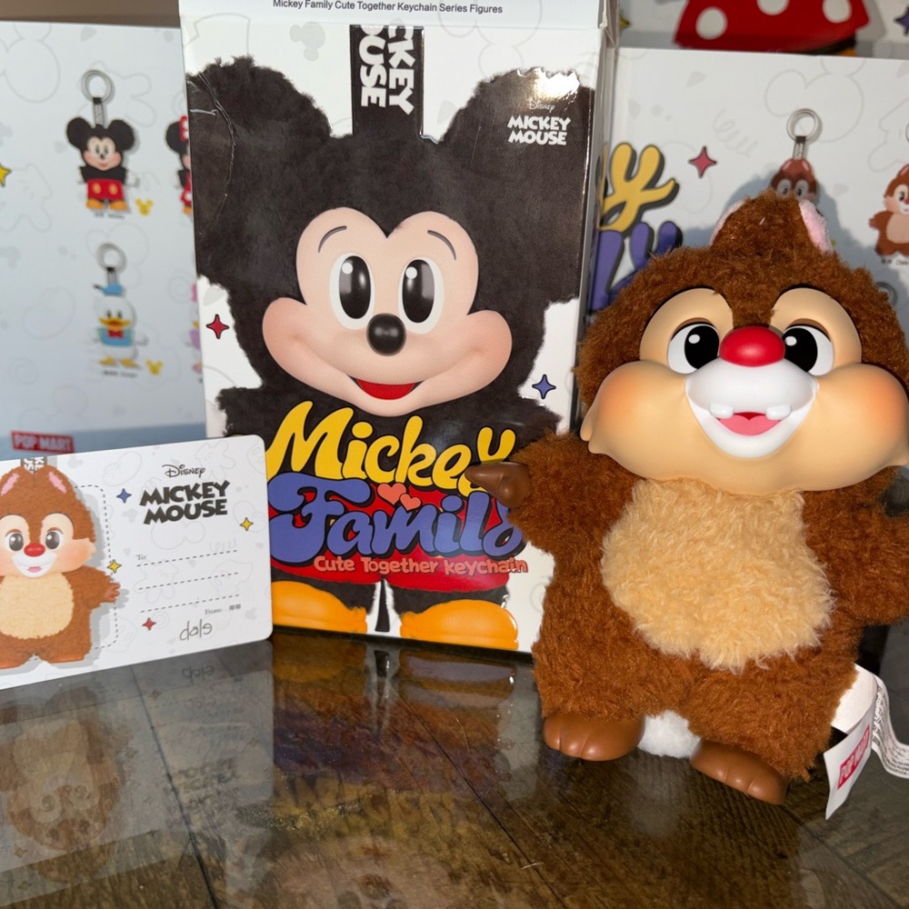 Pop Mart Mickey Family Cute Together Keychain- Dale